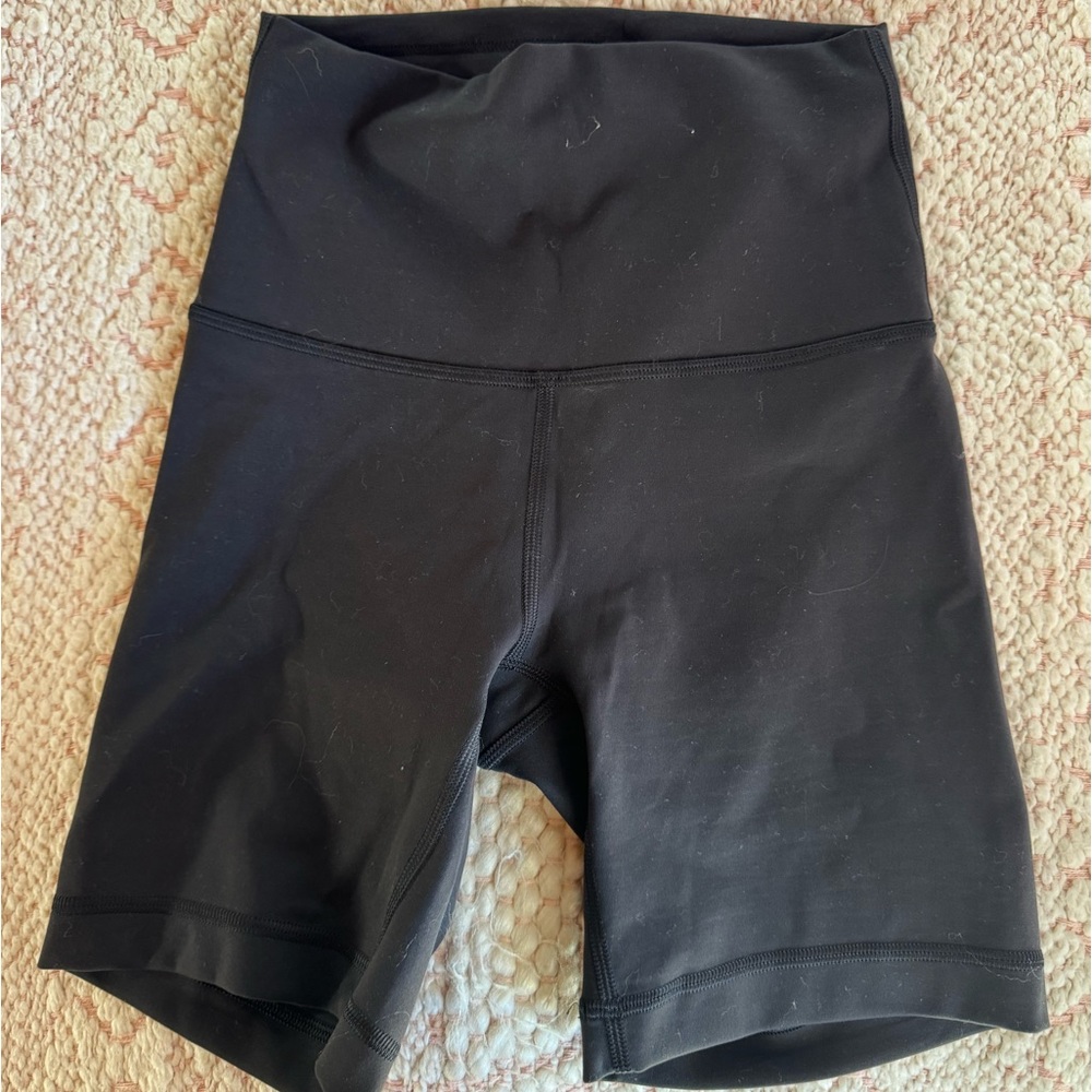 Size 2 • lululemon Align™ Super-High-Rise Short 6"